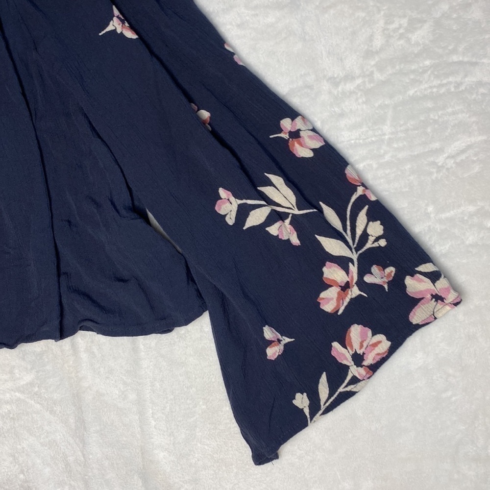 BILLABONG Light It Up Blue Floral Raglan Sleeves Crop Top Size Large - Picture 7 of 16